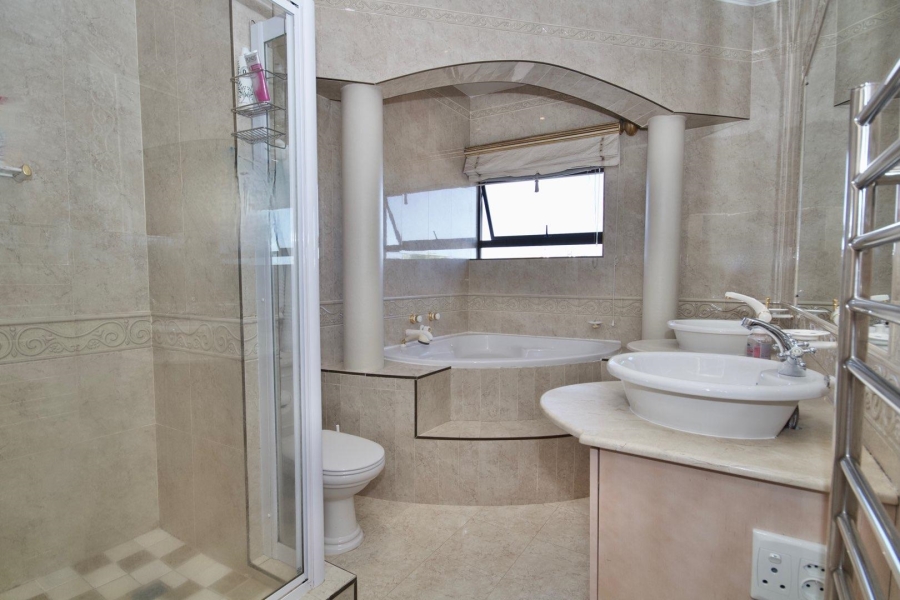 4 Bedroom Property for Sale in West Beach Western Cape